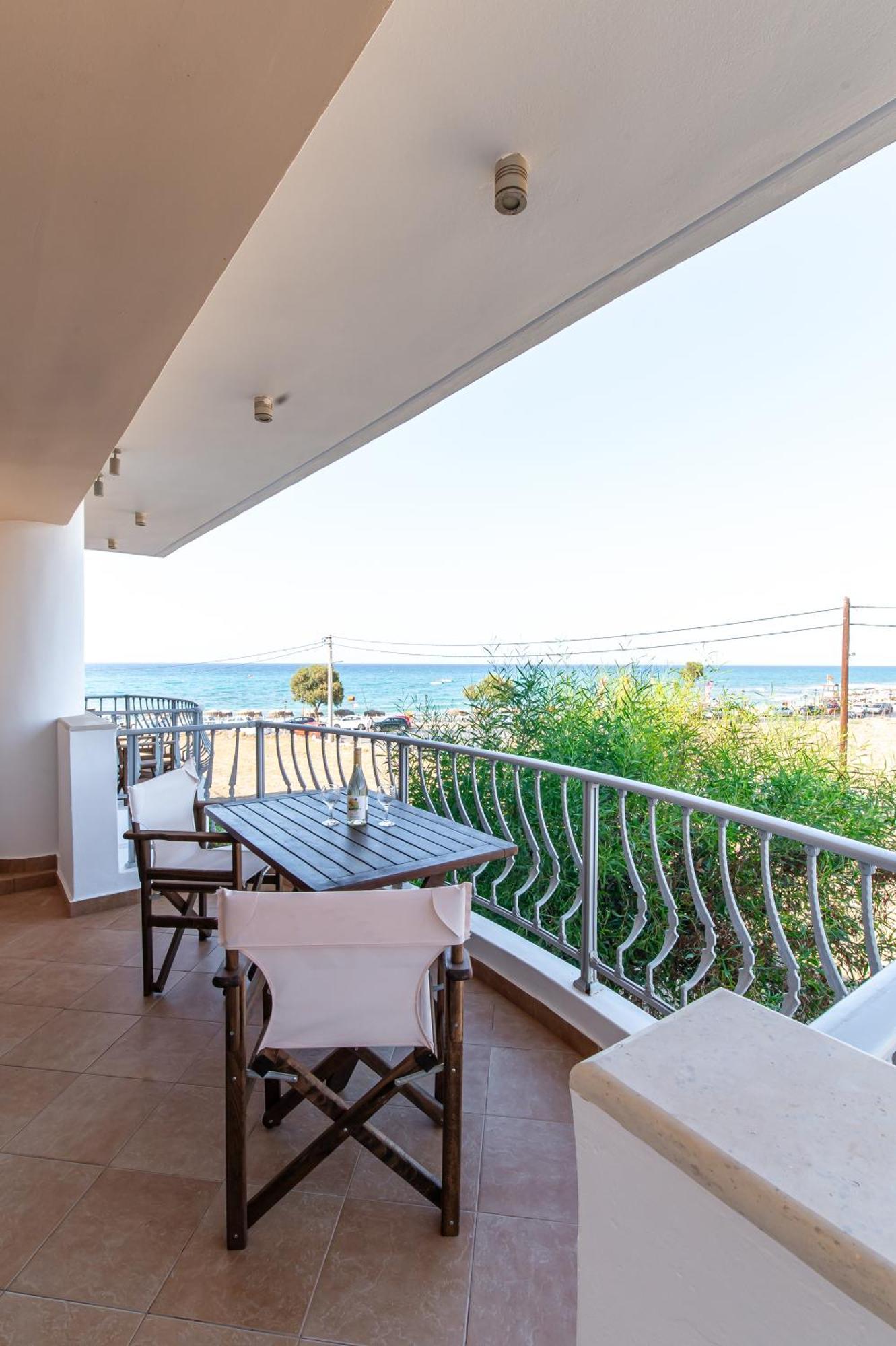 Kahlua Bay Apartments Херсониссос Экстерьер фото