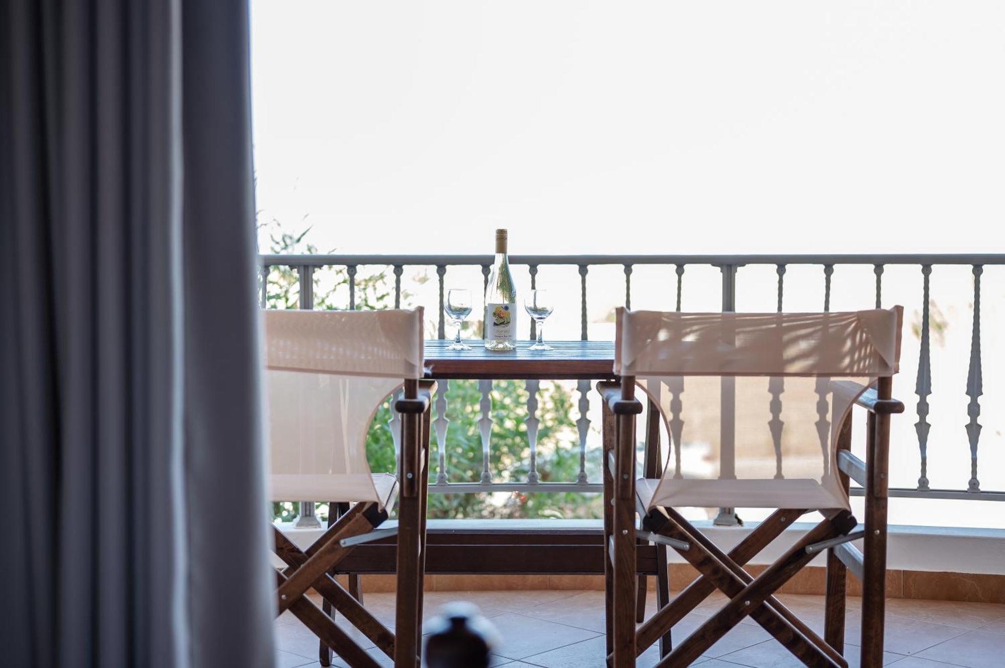 Kahlua Bay Apartments Херсониссос Экстерьер фото