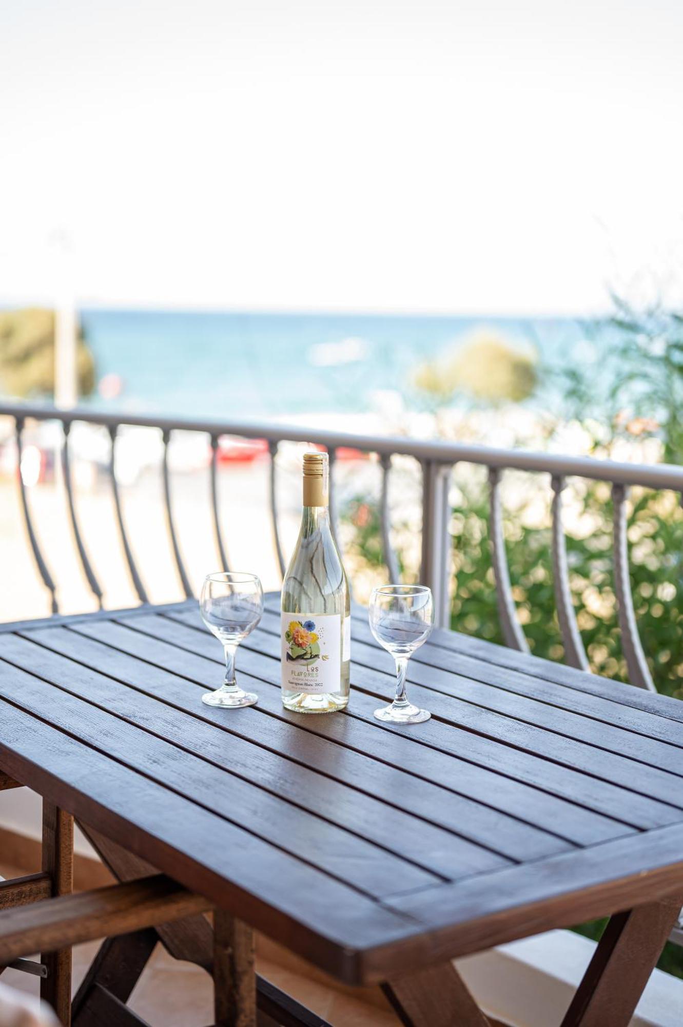 Kahlua Bay Apartments Херсониссос Экстерьер фото